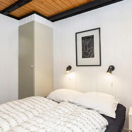 6 Person In Nyaraló *