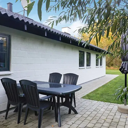 6 Person In Nyaraló *