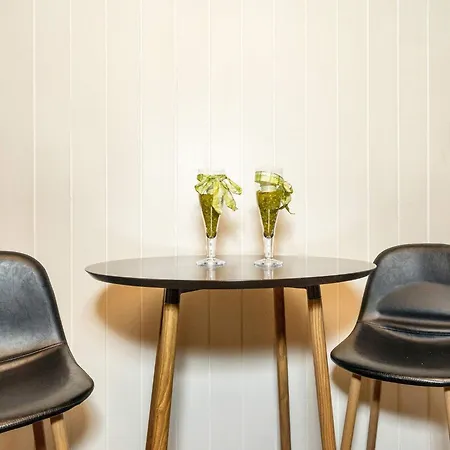 6 Person In * Bindslev