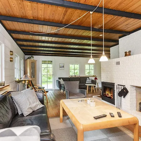 6 Person In Nyaraló *