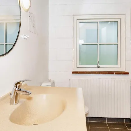 6 Person In * Bindslev